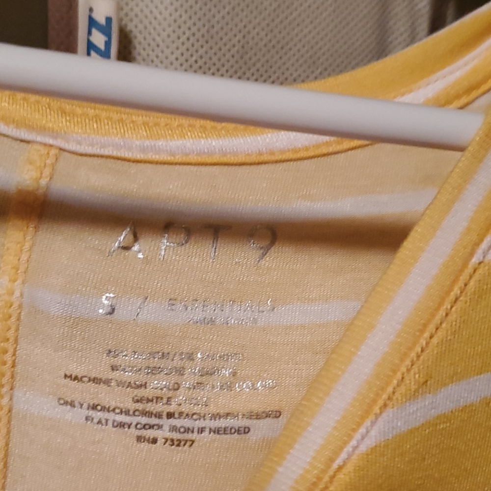 Tank top - Picture 2 of 3
